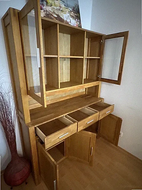 Kommode Mit Vitrine, Vitrinen Tür Aus Glas, Gut Verarbeitetes Holz
