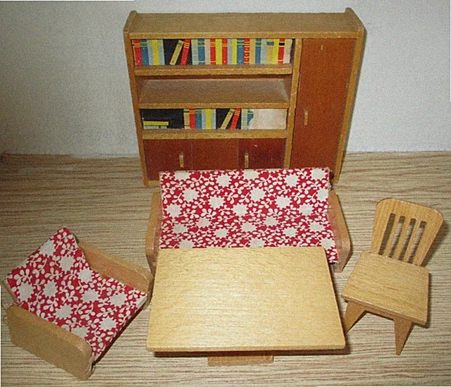 Konvolut Puppenmöbel Möbel Wohnzimmer für Puppenstube und Puppen