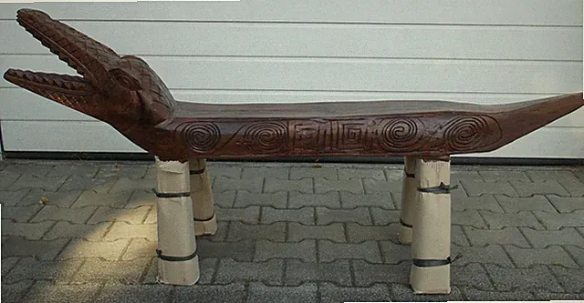 Krokodil -Gartenbank - Sitzbank - Holzskulptur - Sitzmöbel -Sitzgruppe - Hocker