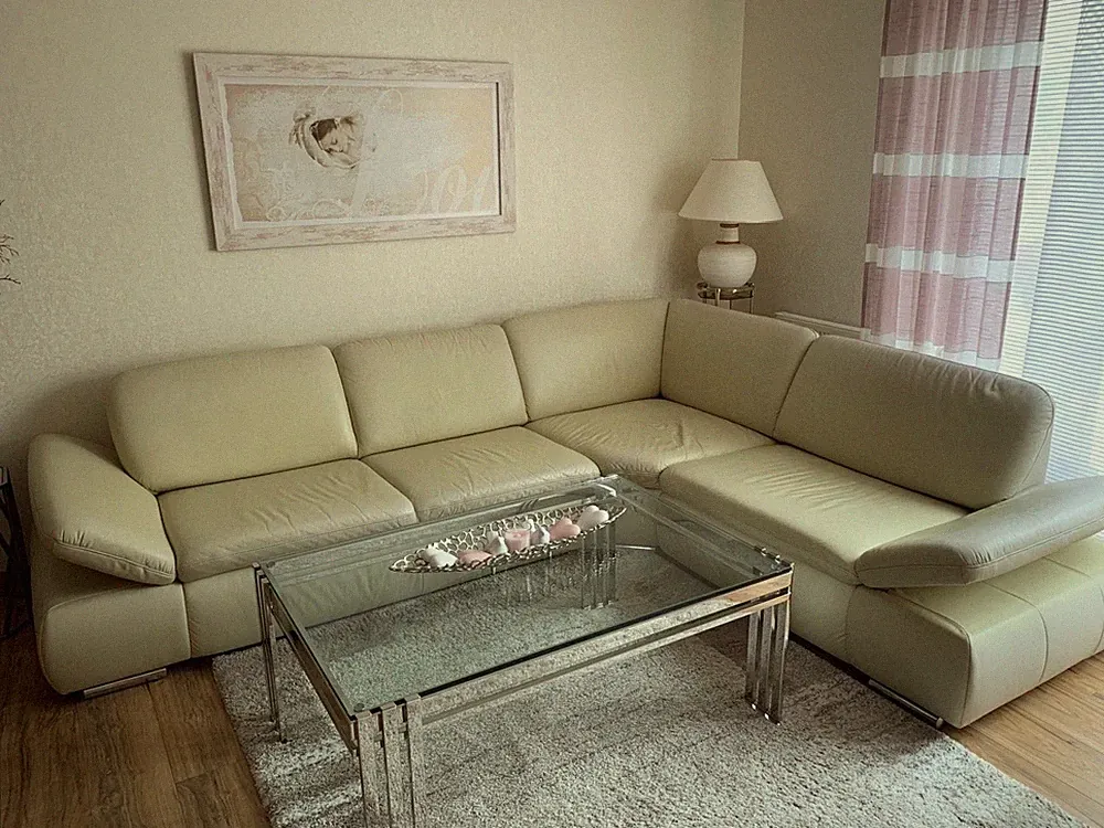 Ledersofa 2,90m x 2,30m beige, L-Form