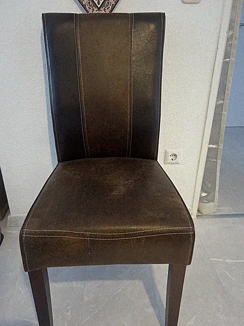 Leither Chair