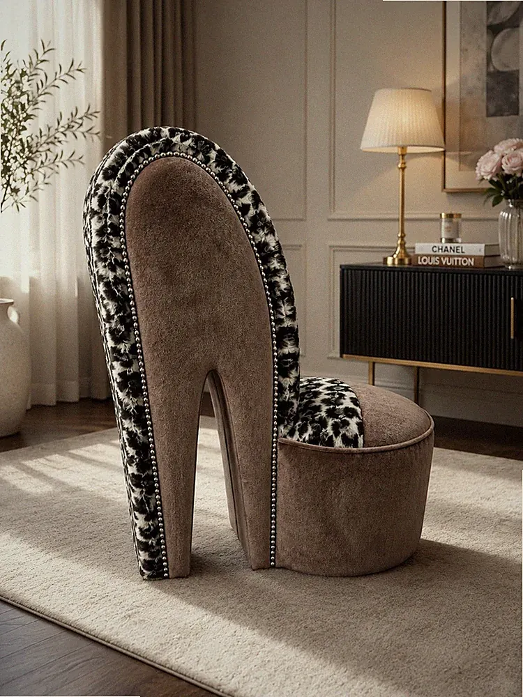 Luxus Mokka Plüsch & Schnee Leopardenmuster High Heel Schuh Stuhl | Glam Statement Fu