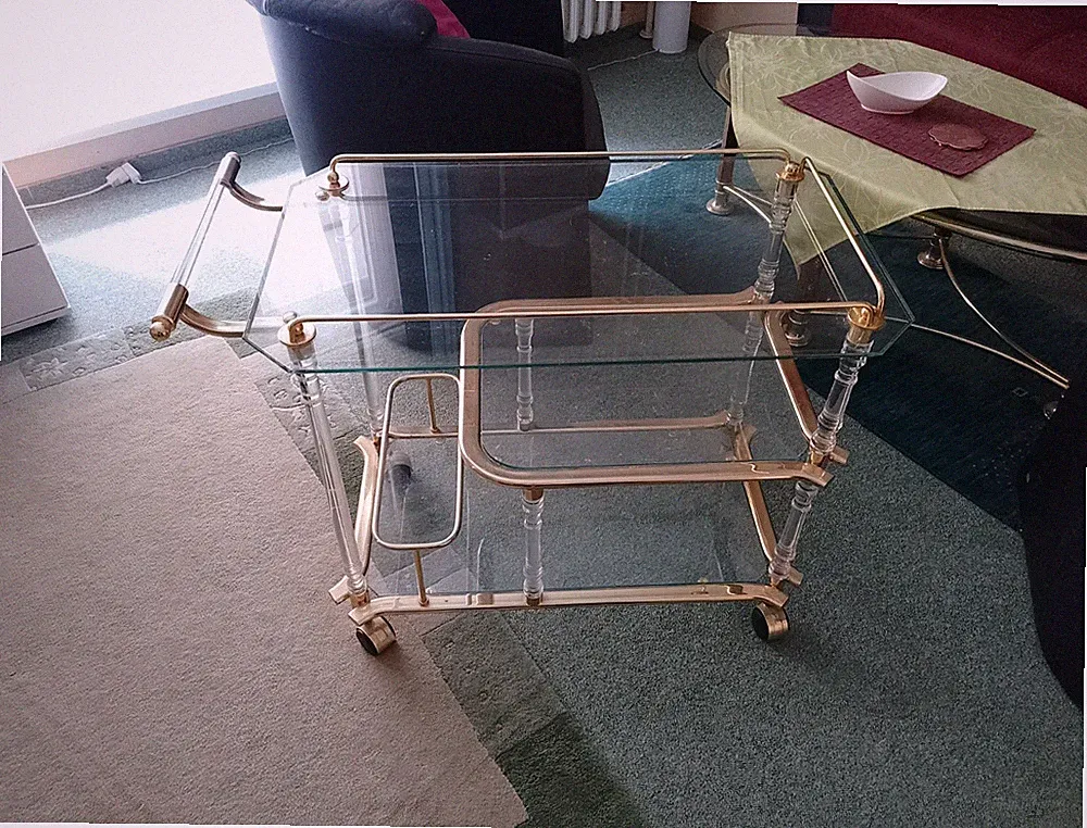 Luxuserioeser Barwagen mit Rollen 24Karat vergoldet 3Glasflaechen.