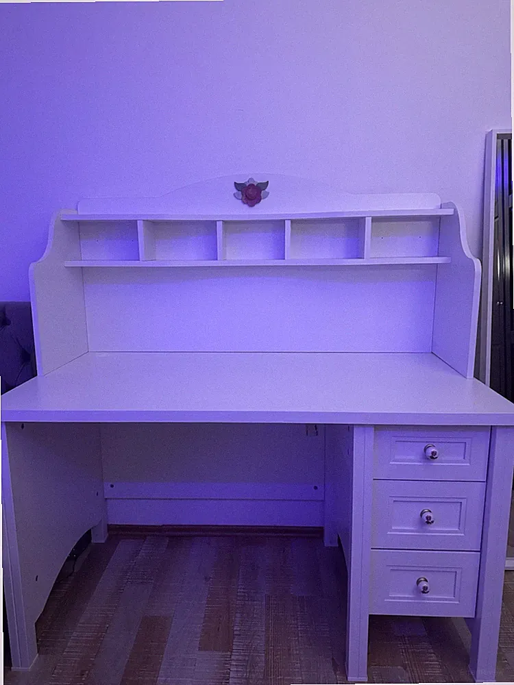 Mädchen Schreibtisch