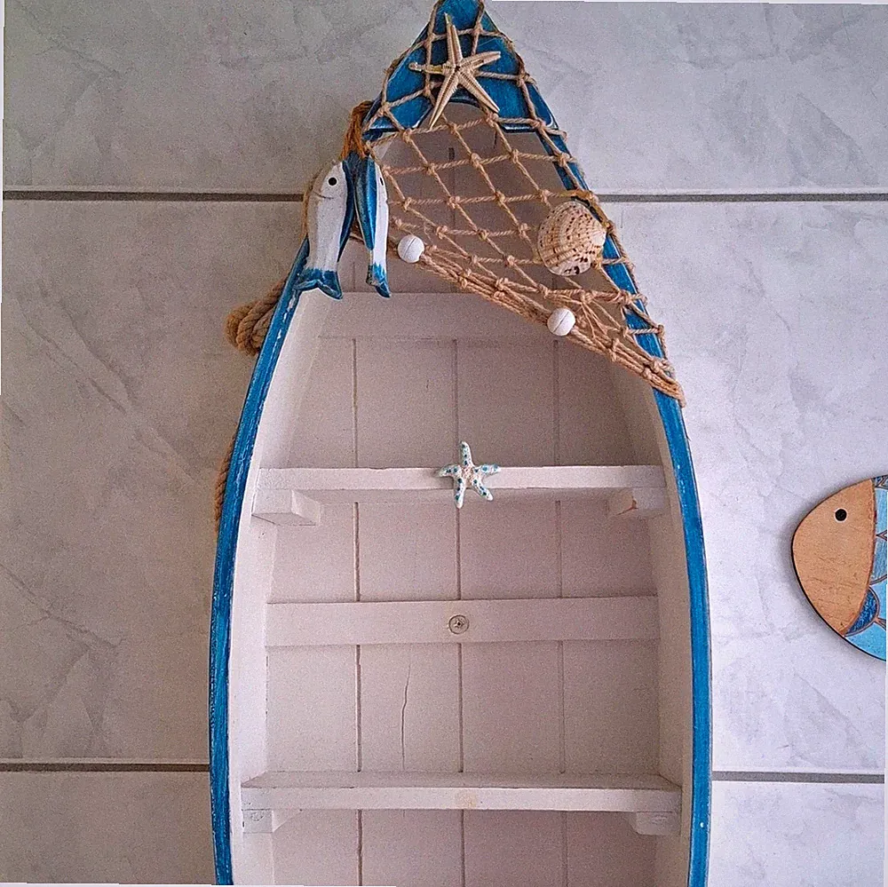 Maritimes Wandregal Bootsform weiß/blau mit Netz & Muscheln, 2 Fächer 45x19x45
