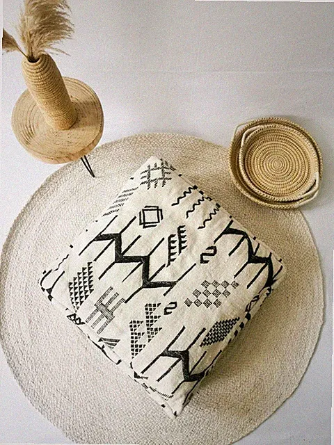 Marokkanischer Pouf, Beni Ourain Bodenkissen, schwarz weiss, Sitzkissen Wolle