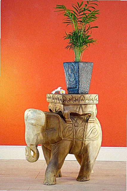 Massivholz Beistelltisch Elefant Blumenständer Thailand Suar geschnitzt handmade