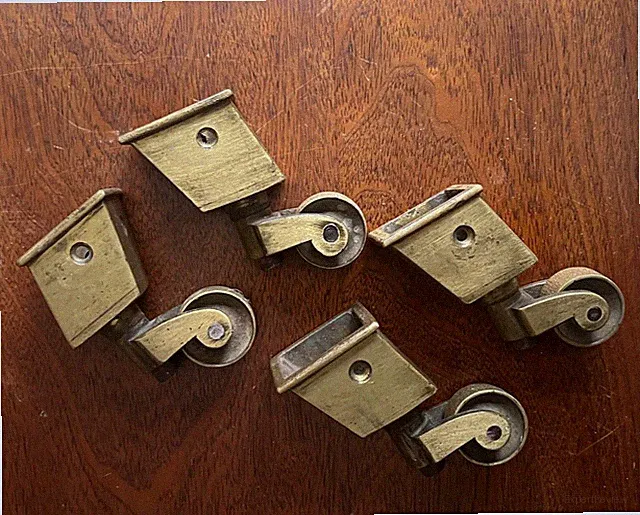 Messingrollen Umlenkrollen Möbelbeschläge mit Kapsel Art Deco Sessel Stuhl