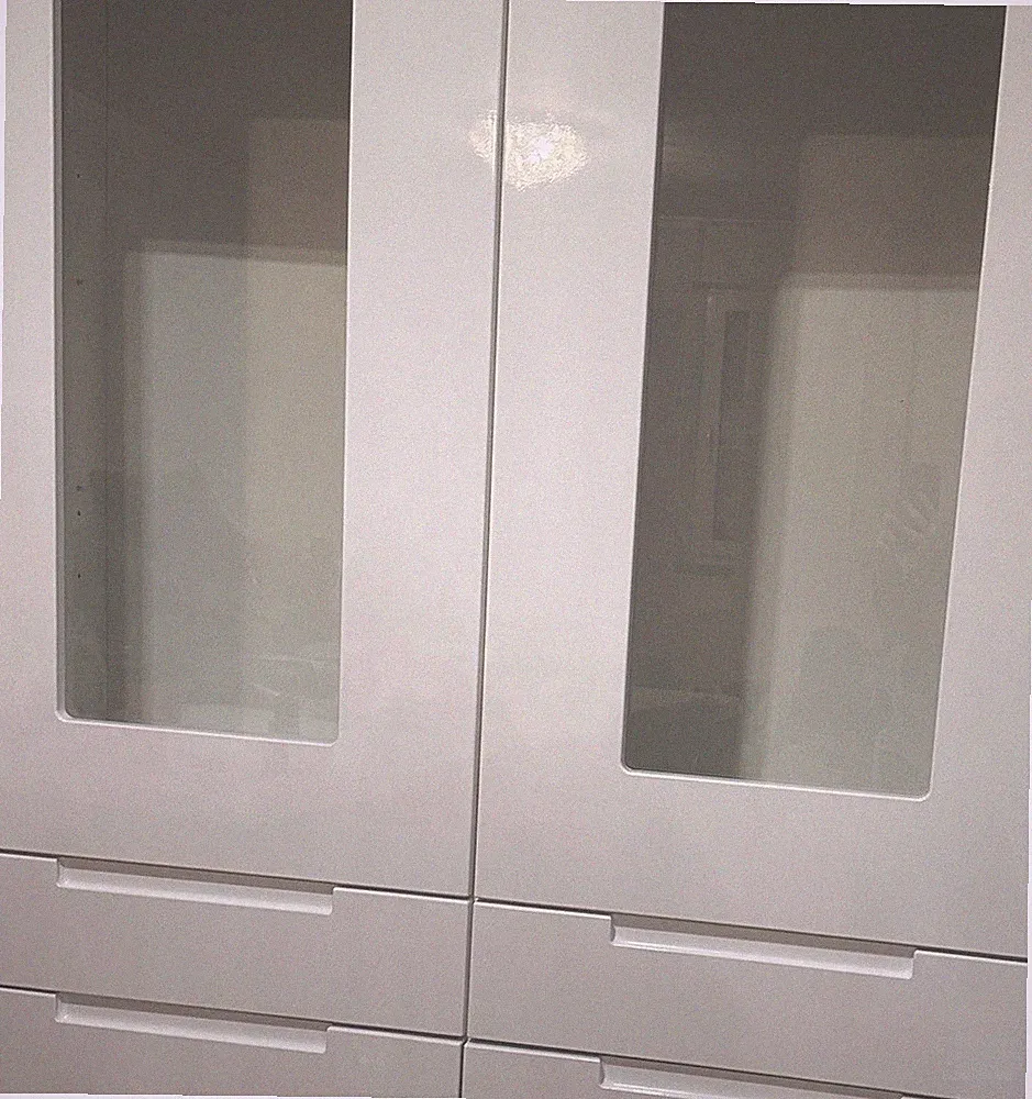Moderne weiße Hochglanz-Vitrine mit Glastüren, 4 Schubladen, 4 Regalfächern