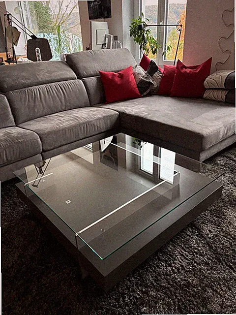 moderner Design Couchtisch - MDF und Glas - 100x100x34cm - von Kendo. NEUWERTIG