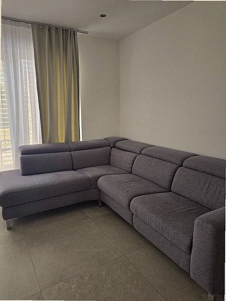 Modernes Wohnzimmer-Set – Sofa mit Schlaffunktion, TV-Lowboard & Couchtisch