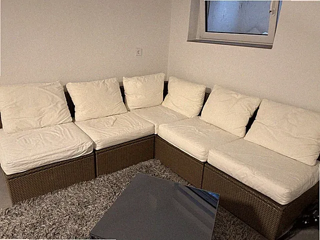 Modulares Rattan Sofa mit Polstern – braun/weiß – gepflegt