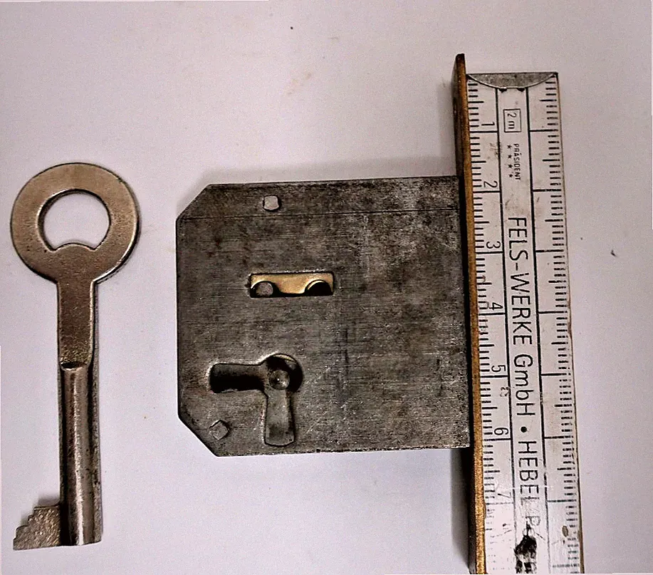 Möbel Einsteckschloß Antik m. Schlüssel Möbelschloß Kommode Dornmaß 30 mm L Lade