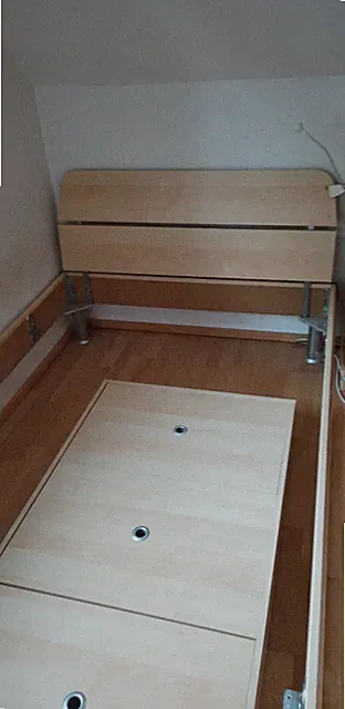 Möbel Kinderzimmer "Lenja" Höffner, rot+braun, gebraucht