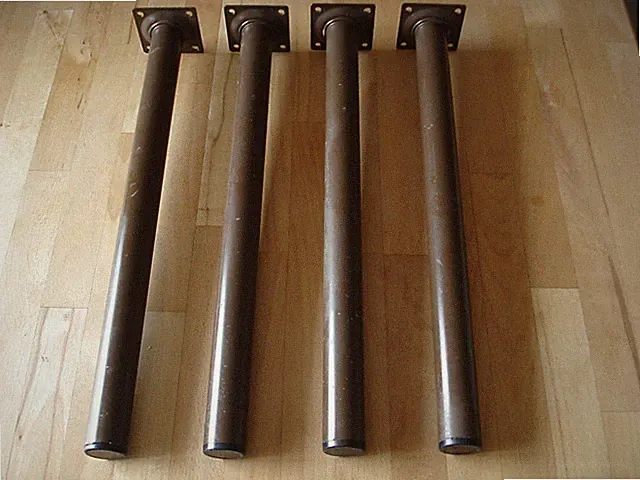 Möbel-, Tischbeine, Metall, sehr stabil, optisch akzpt. Zustand, lackierbar