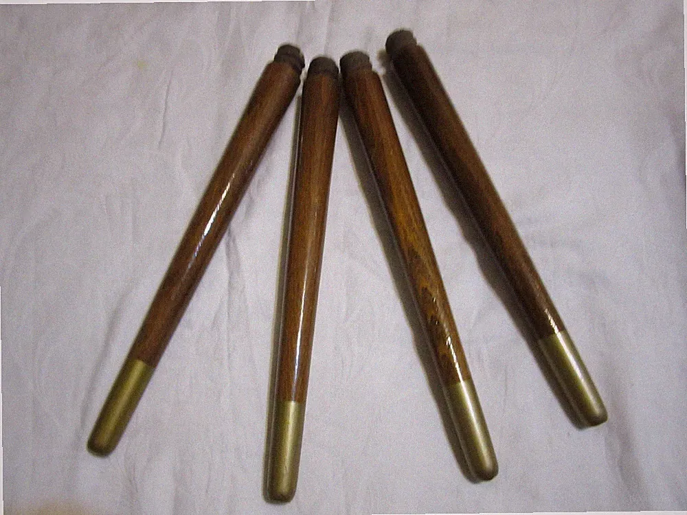 Möbelbeine aus Holz 4 Stück Holzschraubgewinde konisch Hockerbeine Vintage braun