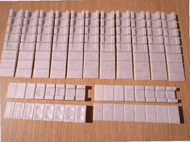 Möbelkeile lichtgrau NEU Set mit 15 Stück 100x20x8mm Kunststoff Sollbruchstellen