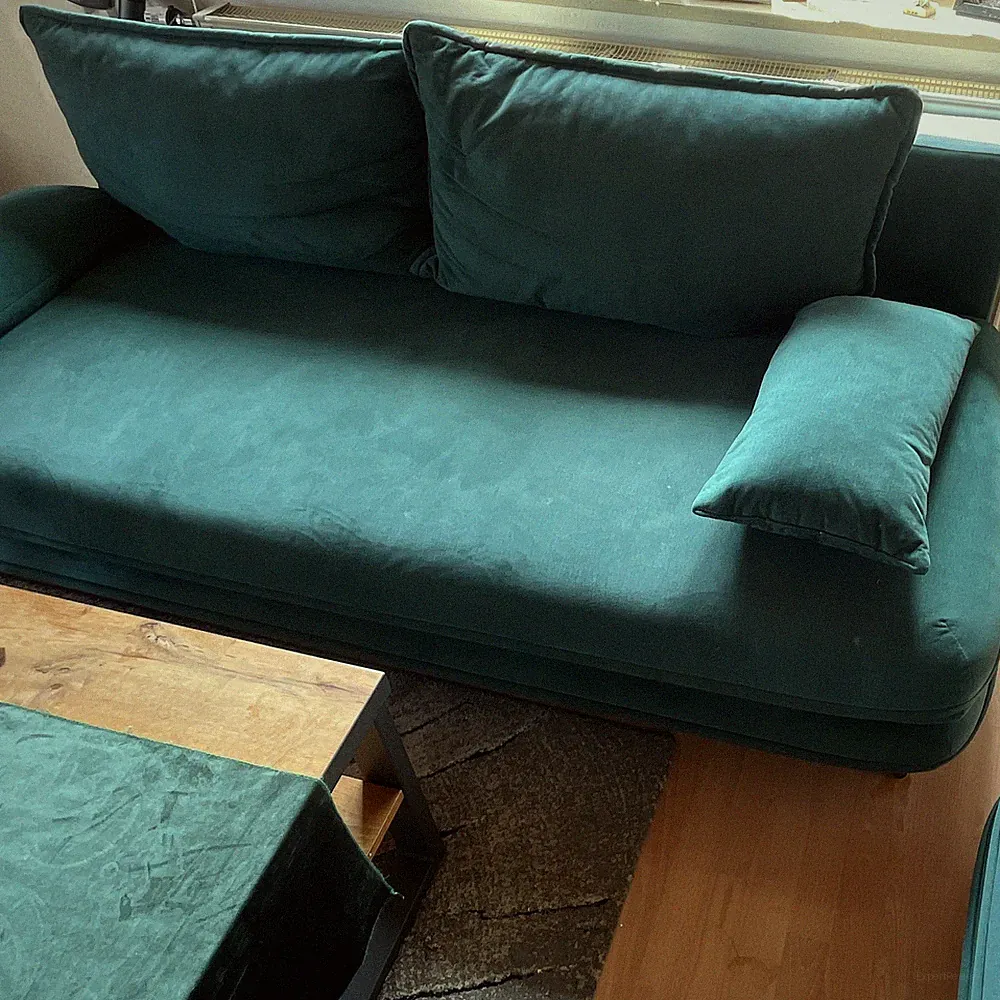 mömax modern living Sofa 2-Sitzer Türkis Velours mit Kissen 200x100x70