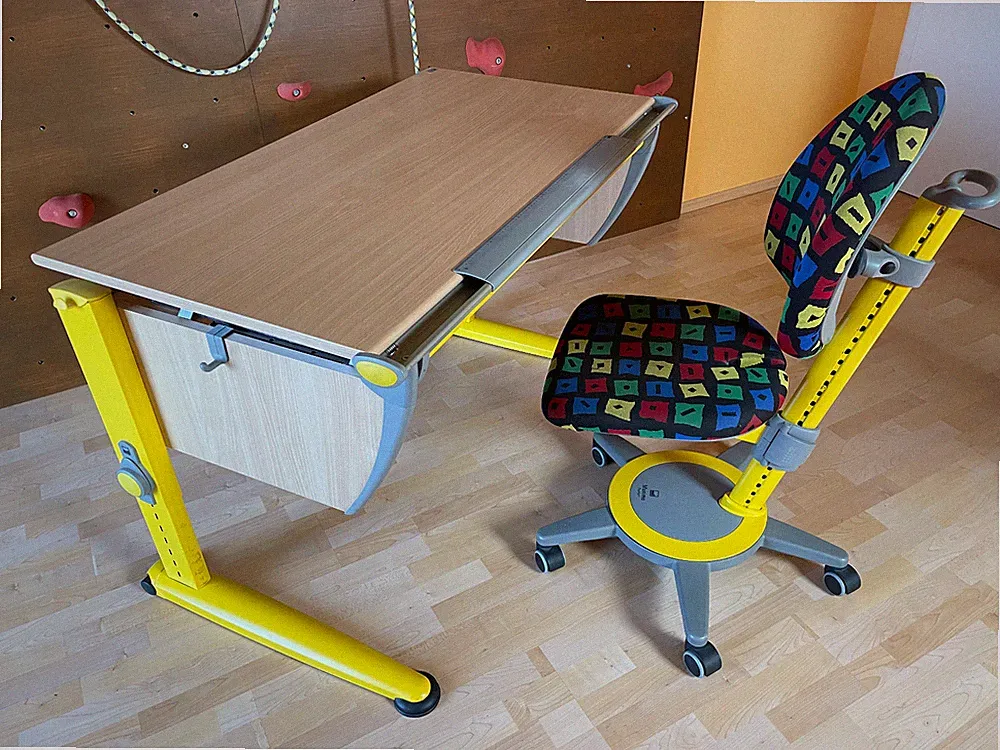 MOLL Runner Kinder-/Jugend Schreibtisch mit Drehstuhl Moll Maximo Forte