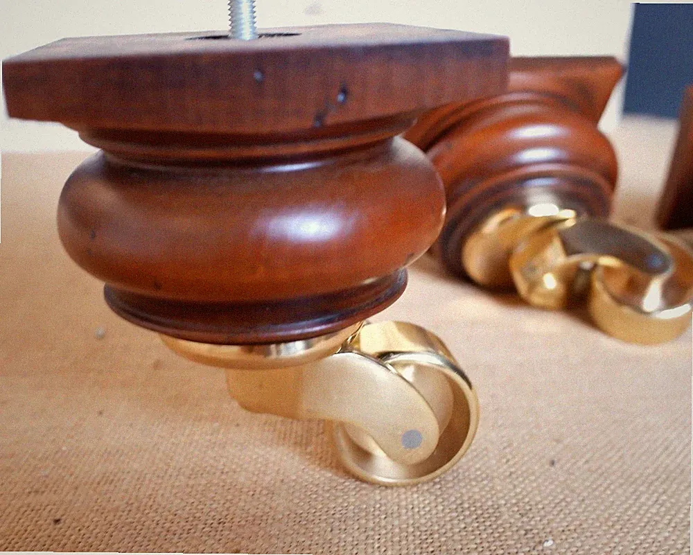 Neu 3er Set Holzbeine groß massiv Messing Rollen Möbel Sofa Stuhl Brötchenfüße