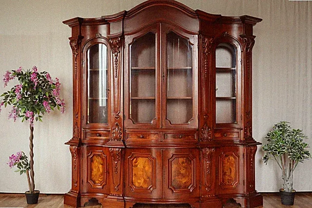 Nr.1920 Vitrine Barock Teilmassiv