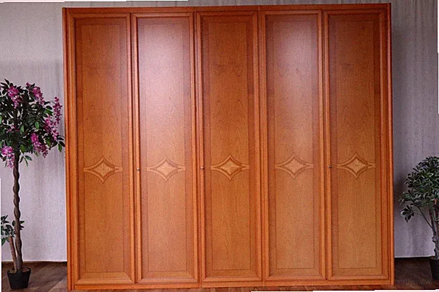 Nr.2104c Kleiderschrank 5 Türig Groß