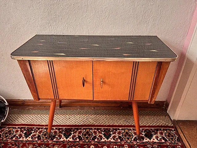 Original 60er vintage Schränkchen aus der Nierentischära