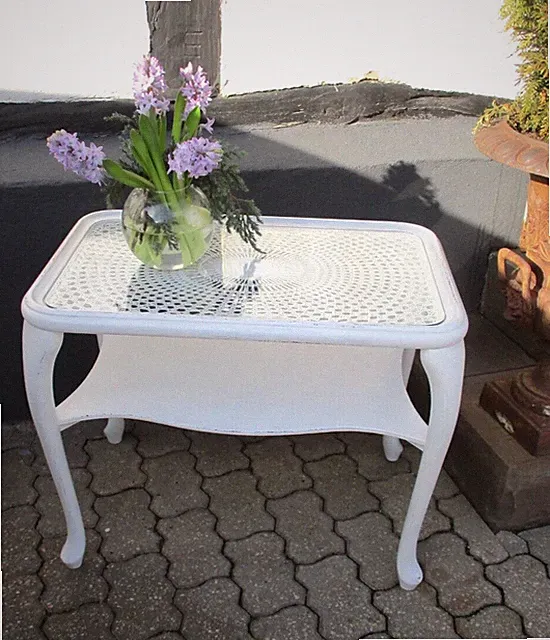 Original antiker Shabby-Beistelltisch-Wiener Flechtwerk -Landhausmöbel-Sofatisch