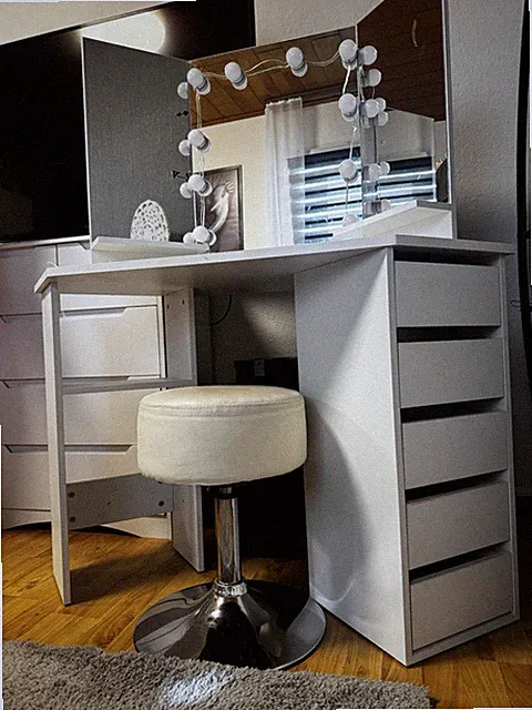 Poco Schminktisch mit LED Beleuchtung und Hocker