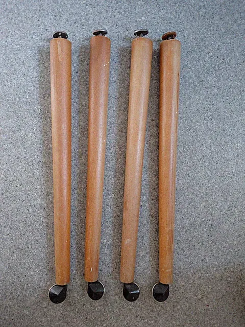 Poul Hundevad 4 Teak konische Holzbeine Rollen Dänischer Couchtisch Satz Set