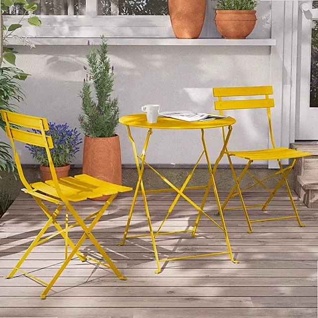 Praktisches Gartenmöbel Set in Gelb – Klappbar, ideal für gesellige Stunden