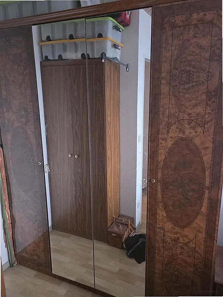 Prunkvoller Barock-Kleiderschrank (4-türig) – Italienisches Wurze