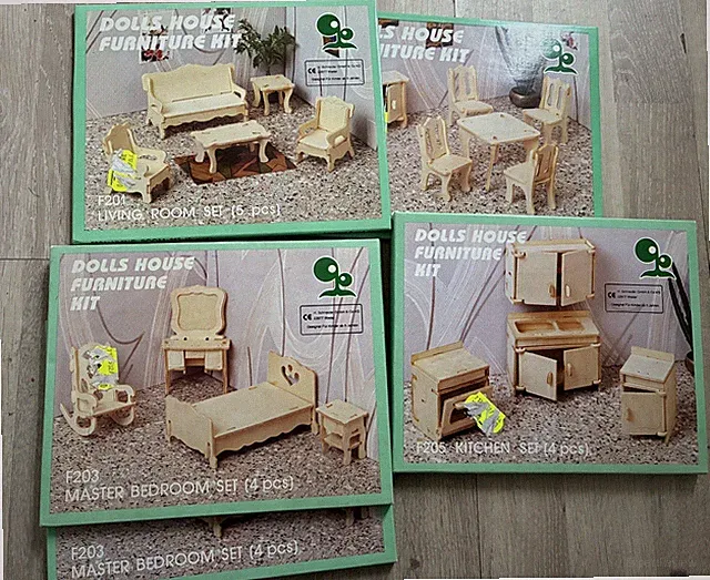 Puppenhaus Möbel Bausatz, alle 5 Zimmer zusammen, noch nicht verbaut