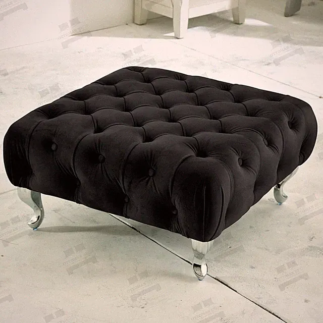 Quadratischer Chesterfield Couchtisch tief geknöpft gepolstert Fußhocker Pouf Sitz