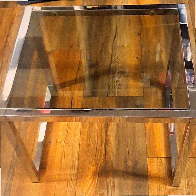 Quadratischer Couchtisch Glasplatte Metallgestell silber L45xB50xH40 cm