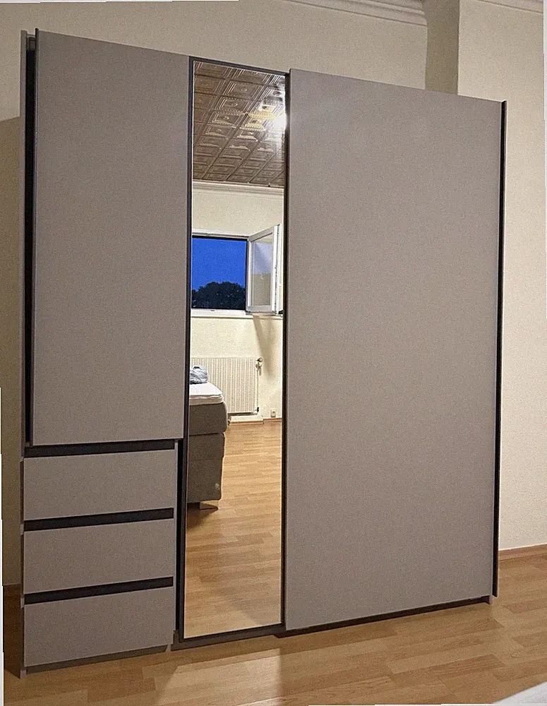Rauch Kleiderschrank 225x210 cm Schiebetüren Spiegel grau, 3 Schubladen