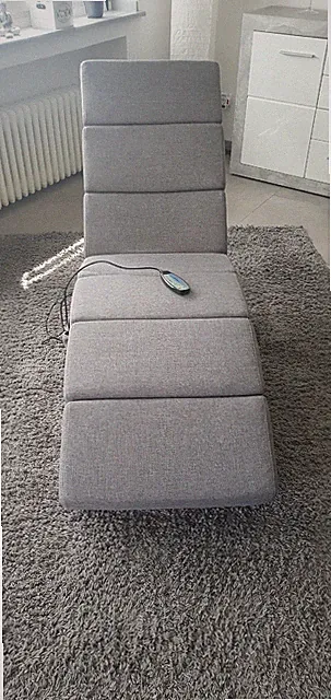 Relexliege Mit Massage Funktion In Der Farbe Grau. Gekauft Und Nicht Benutzt
