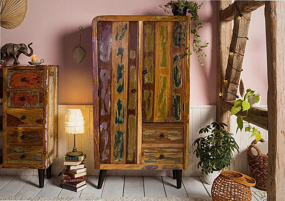 Retro Altholz Kleiderschrank schmal Schrank Wohnzimmer mehrfarbig Unikat massiv