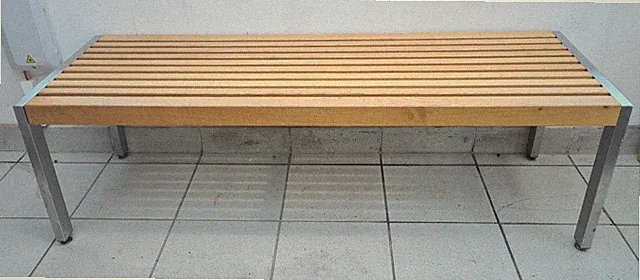 Robuste Sitzbank Holz + Edelstahl