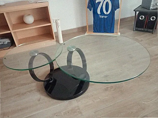 Runder Glas-Couchtisch modern mit schwarzem Metallfuß 120x80x45 cm
