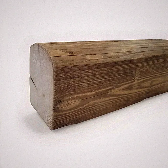 Rustikale Altholzbalken gebürstet – einzigartiges Holz für Möbelbau & Deko