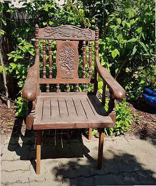 rustikaler Gartenstuhl / Gartensessel , teils aus Tropenholz