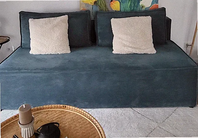 Schlafsofa, Azurblau. Liegefläche ausgezogen 200 x 140 cm
