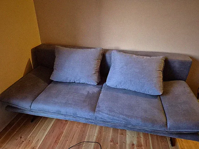 Schlafsofa „Mona“ mit Bettkasten und zwei Sofakissen-Sehr guter Zustand!