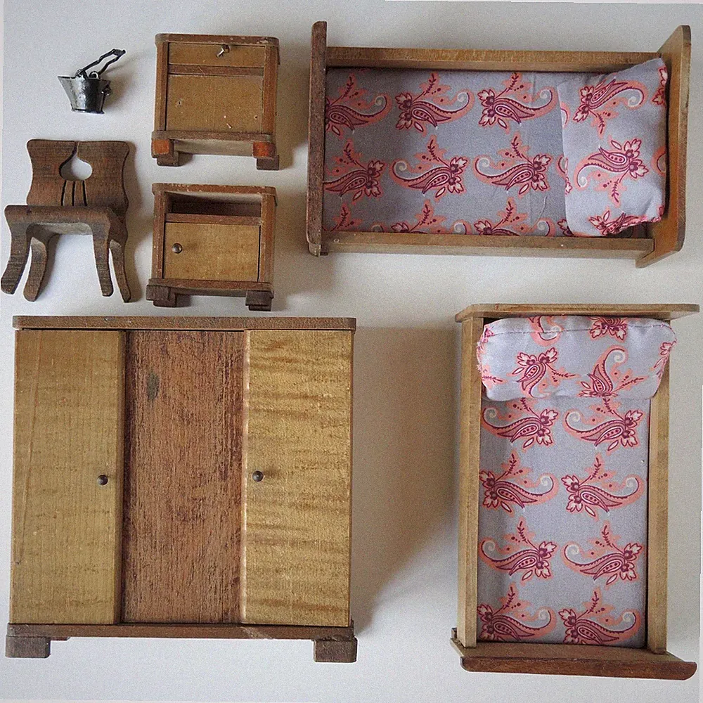 Schlafzimmer Puppenmöbel Holz Schrank Kleiderschrank Doppelbett Nachttisch Stuhl