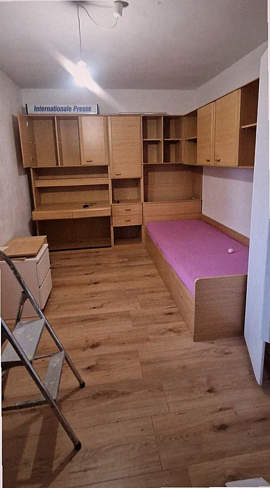 Schlafzimmermöbel-Set Holz Hellbraun/Lila Bett Schreibtisch Schrank Kommode mod...