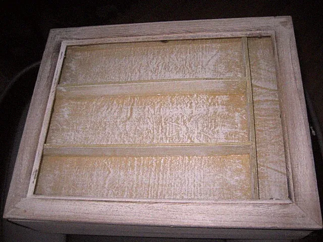 Schmuckvitrine, Holzkasten mit Schublade