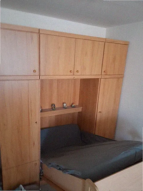 Schrankbett Hellbraun 8 Fächer 1 Bett 2m x 2,20m