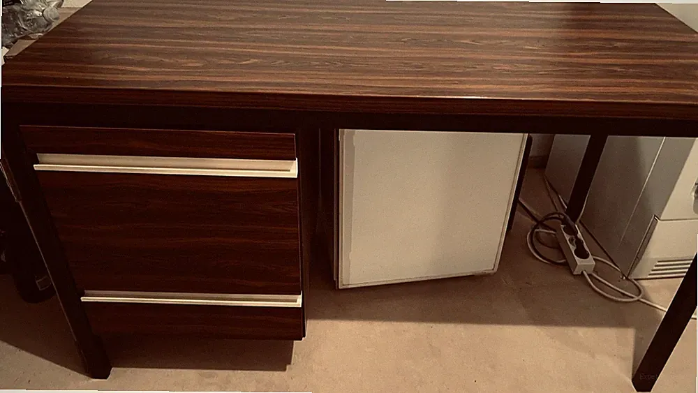 Schreibtisch 120x60x75 cm mit 2 Schubladen Holzoptik dunkel Metallgestell
