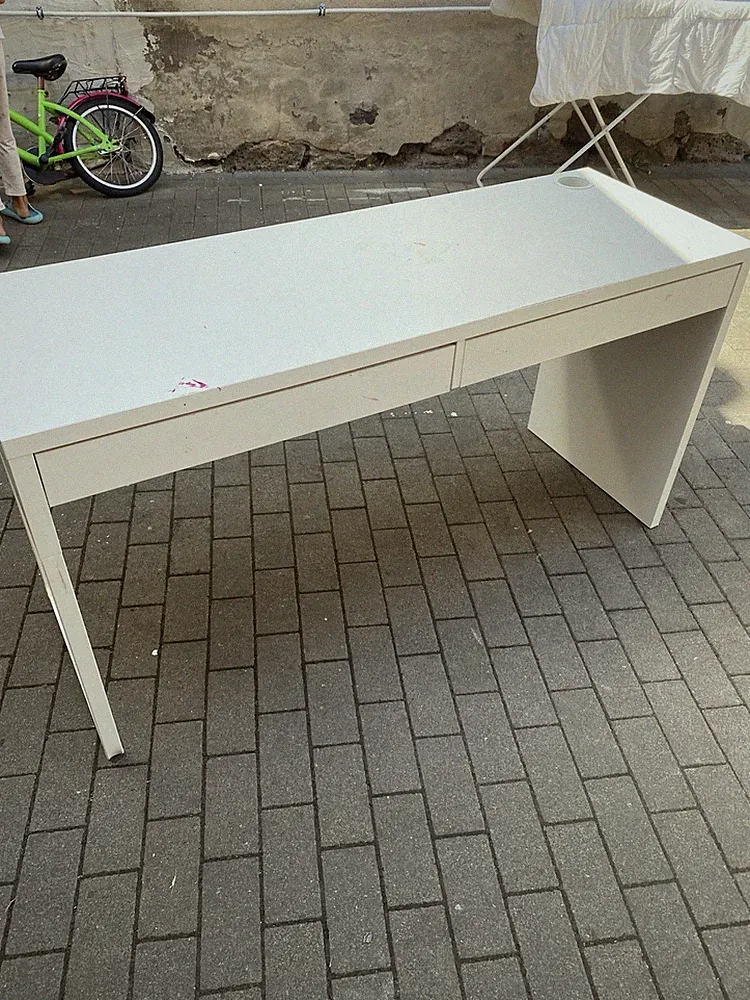 Schreibtisch 160x60x75 cm Weiß, 3 Schubladen, 1 Regalfach, modern